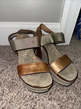 OTBT Two-Tone Brown and Metallic Wedge Sandals